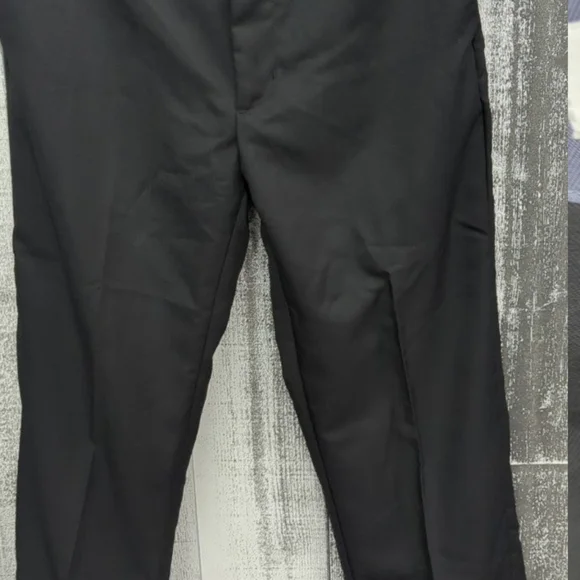 Amazon Essentials Men's Slim-Fit Stretch Golf Pant - Picture 4 of 4